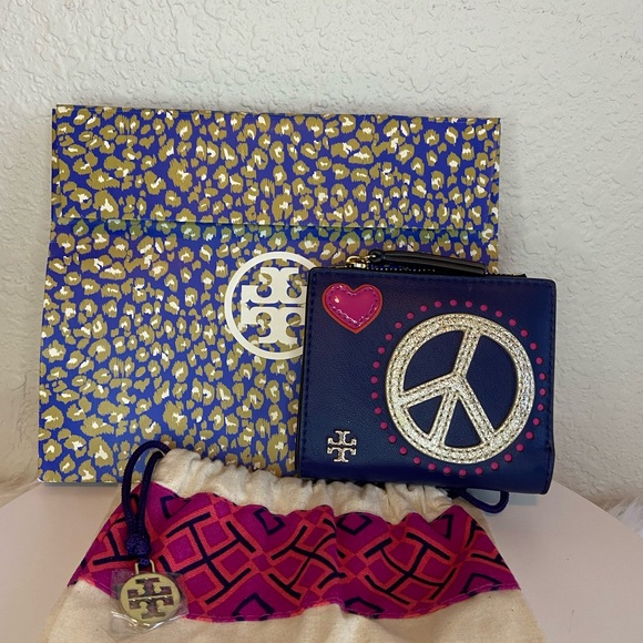 Tory Burch Like New Peace Leather Mini Wallet- Full Inclusion - Picture 6 of 8